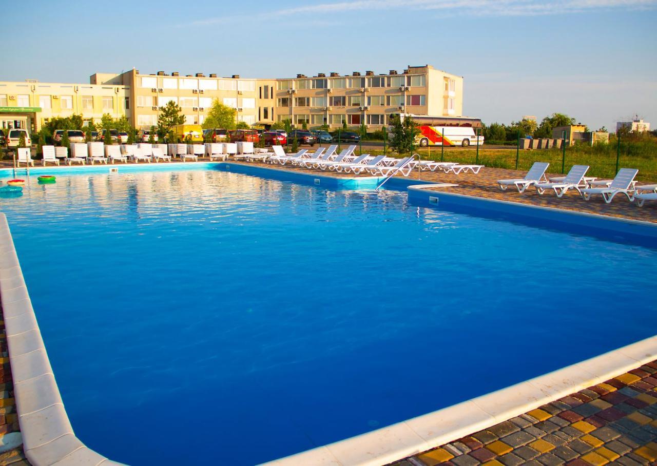 Hotel Promenad Zatoka Exterior photo