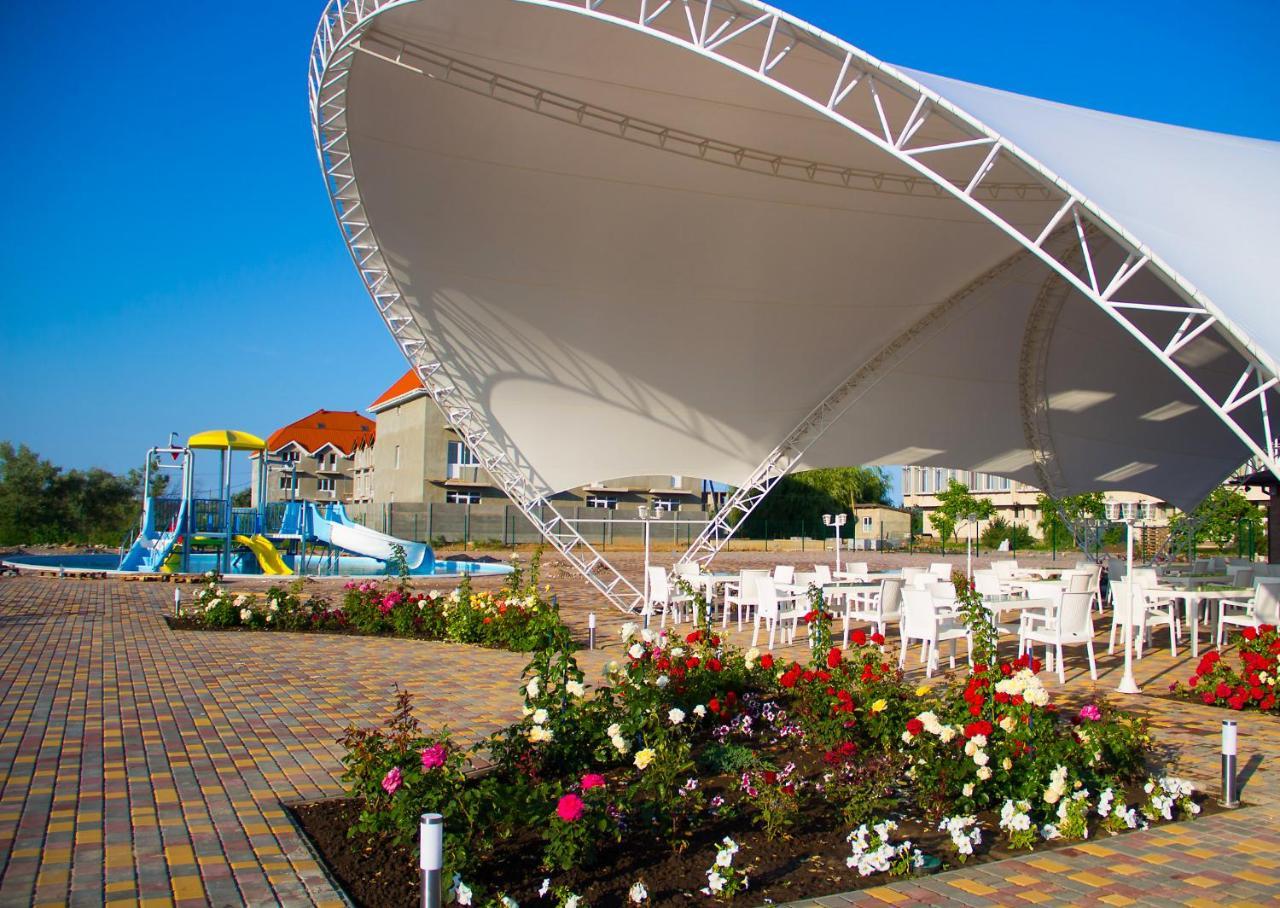 Hotel Promenad Zatoka Exterior photo